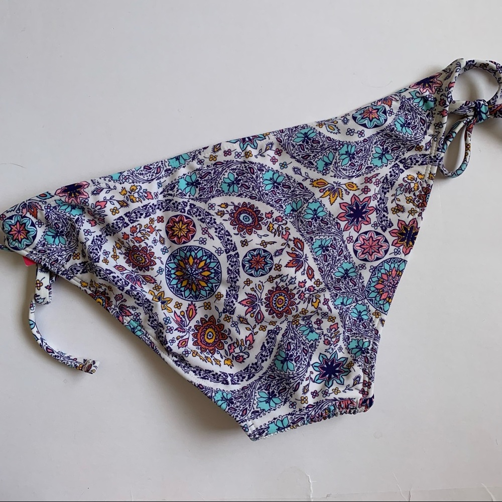 Xhilaration Size Medium Boho Smocked Paisley String Bikini Bottom NWT - Picture 6 of 14